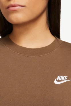 Nike Club Fleece Crew Sweatshirt 5 Nike Club Fleece Crew Sweatshirt -Roman Store C03652s3 scaled