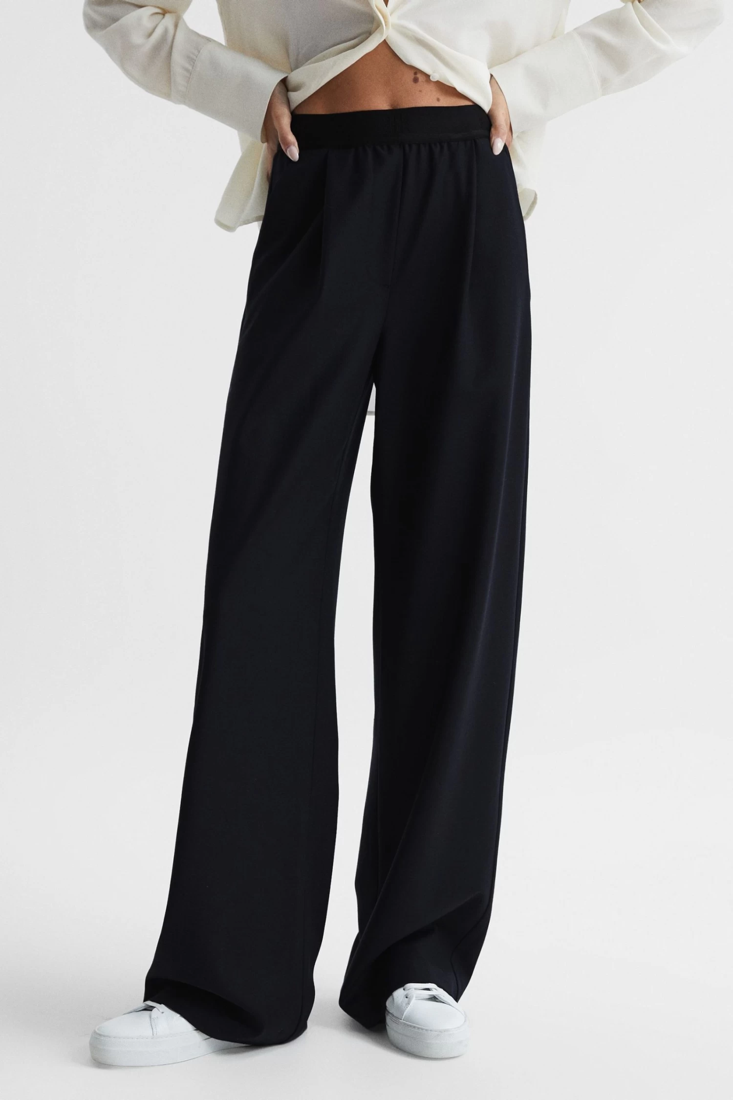 Reiss Lena Logo Pull On Wide Leg Trousers 1 Reiss Lena Logo Pull On Wide Leg Trousers