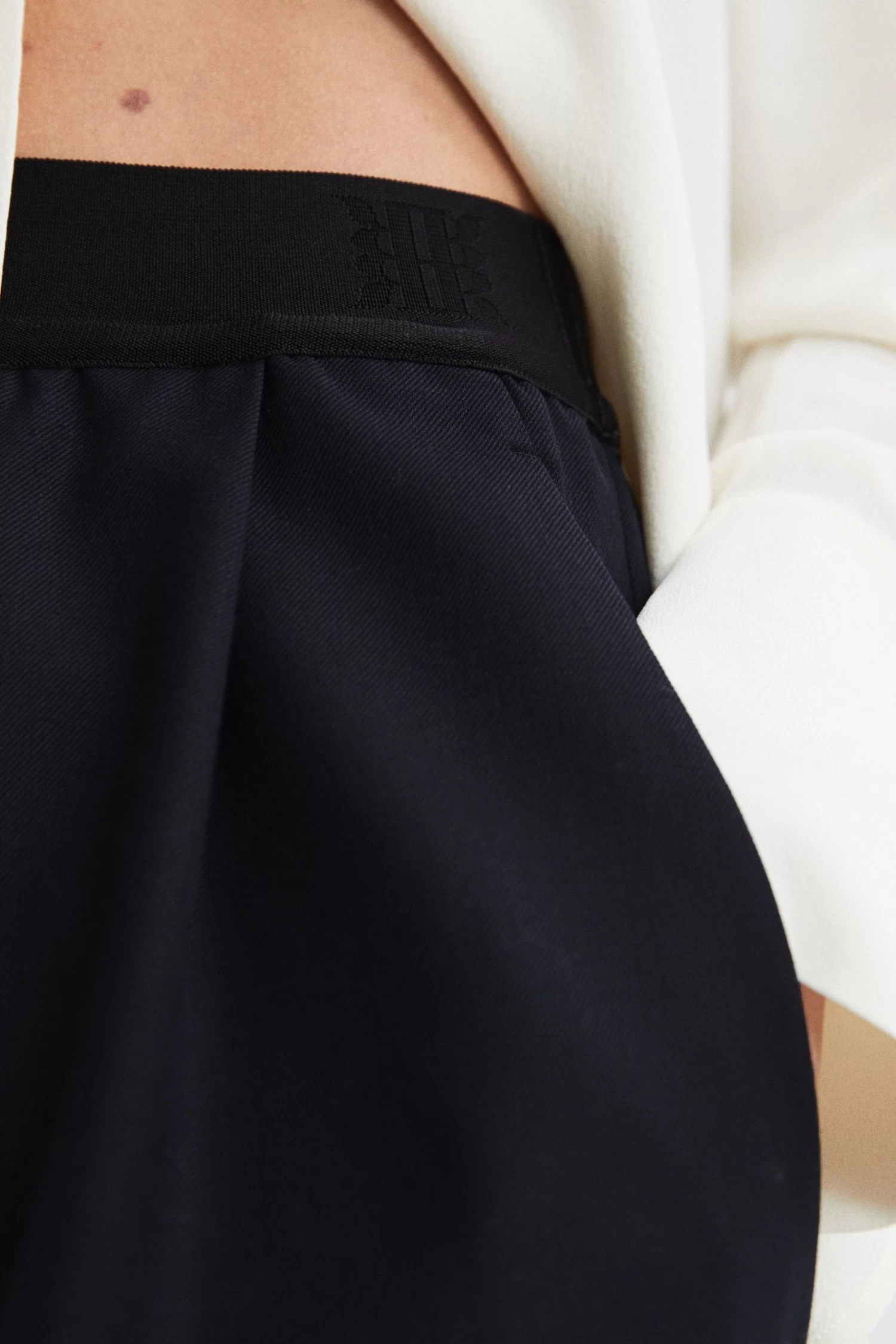 Reiss Lena Logo Pull On Wide Leg Trousers 4 Reiss Lena Logo Pull On Wide Leg Trousers - Image 4