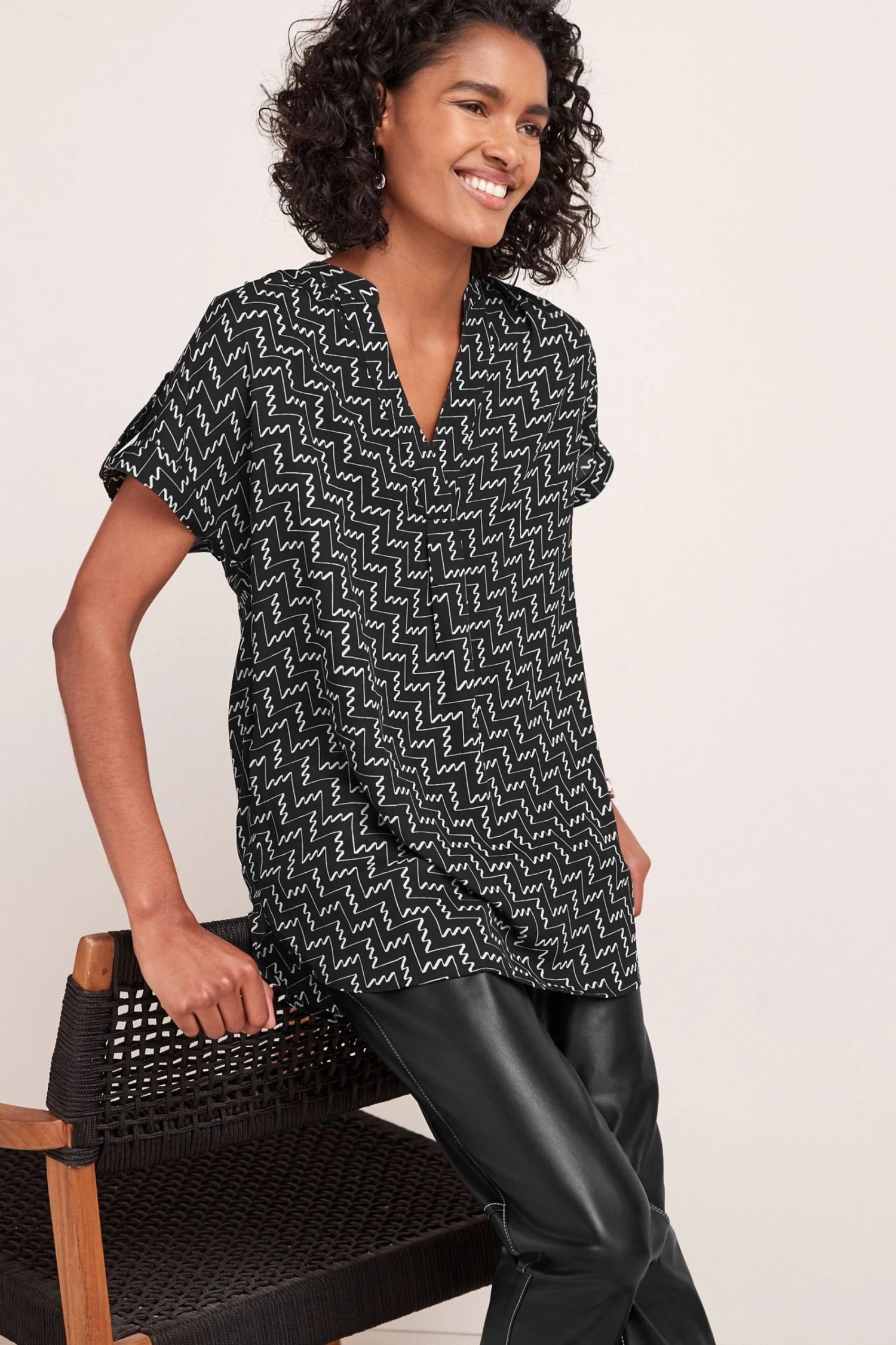 Next Overhead Longline Short Sleeve V-Neck Blouse 1 Next Overhead Longline Short Sleeve V-Neck Blouse