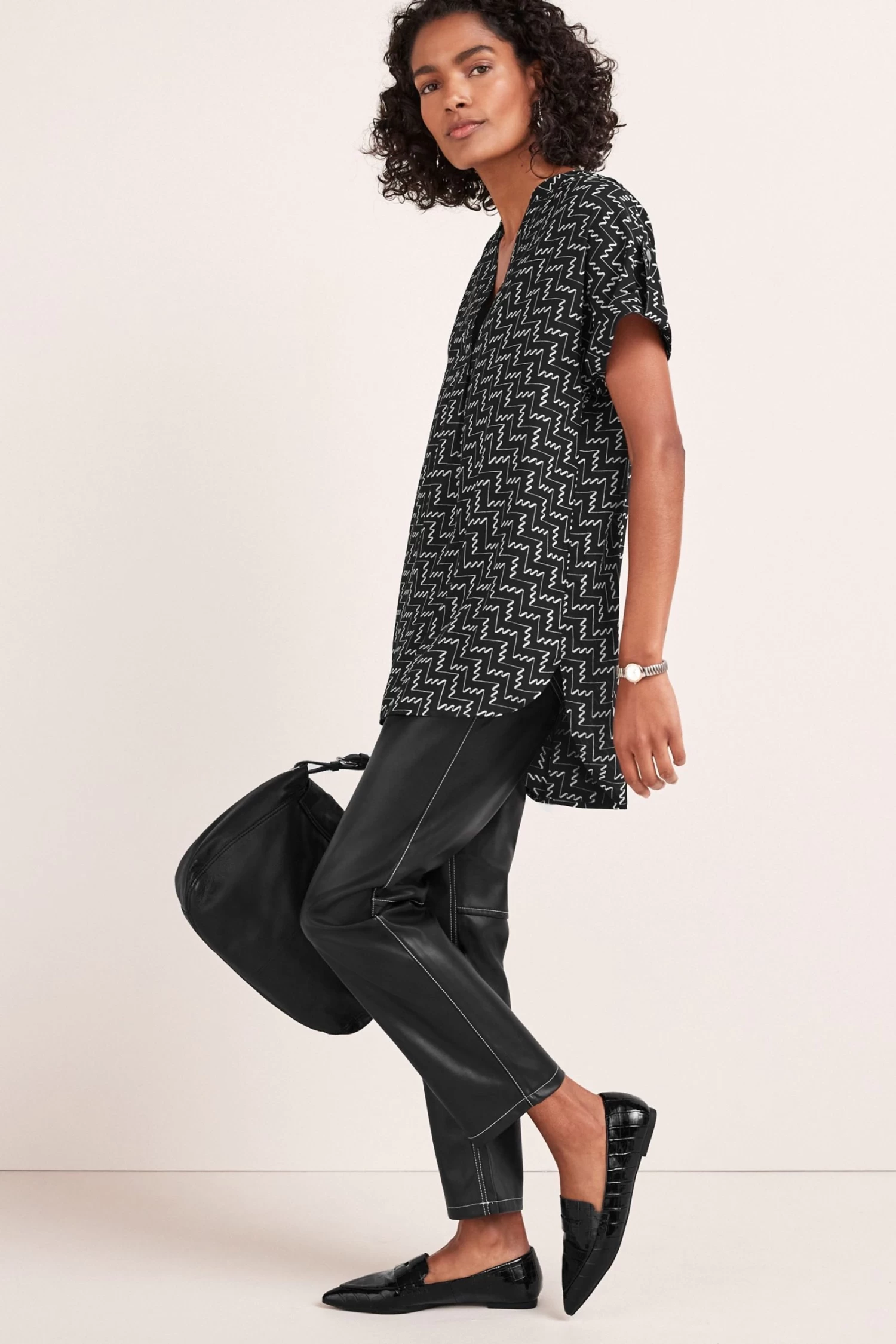 Next Overhead Longline Short Sleeve V-Neck Blouse 2 Next Overhead Longline Short Sleeve V-Neck Blouse - Image 2