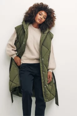 Nobody's Child Green Caroline Longline Diamond Quilted Puffer Gilet -Roman Store D16527s4 scaled