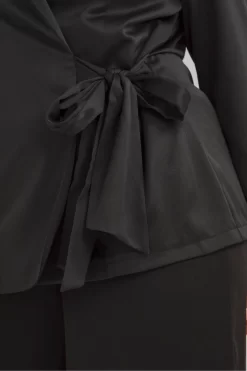 Simply Be Black Satin Back Crepe Tie Front Blazer -Roman Store D56244s5 scaled