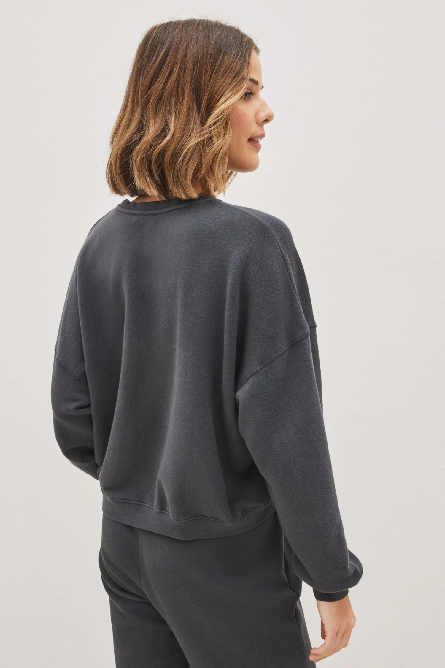 American Vintage Crewneck Classic Black Sweatshirt 3 American Vintage Crewneck Classic Black Sweatshirt - Image 3