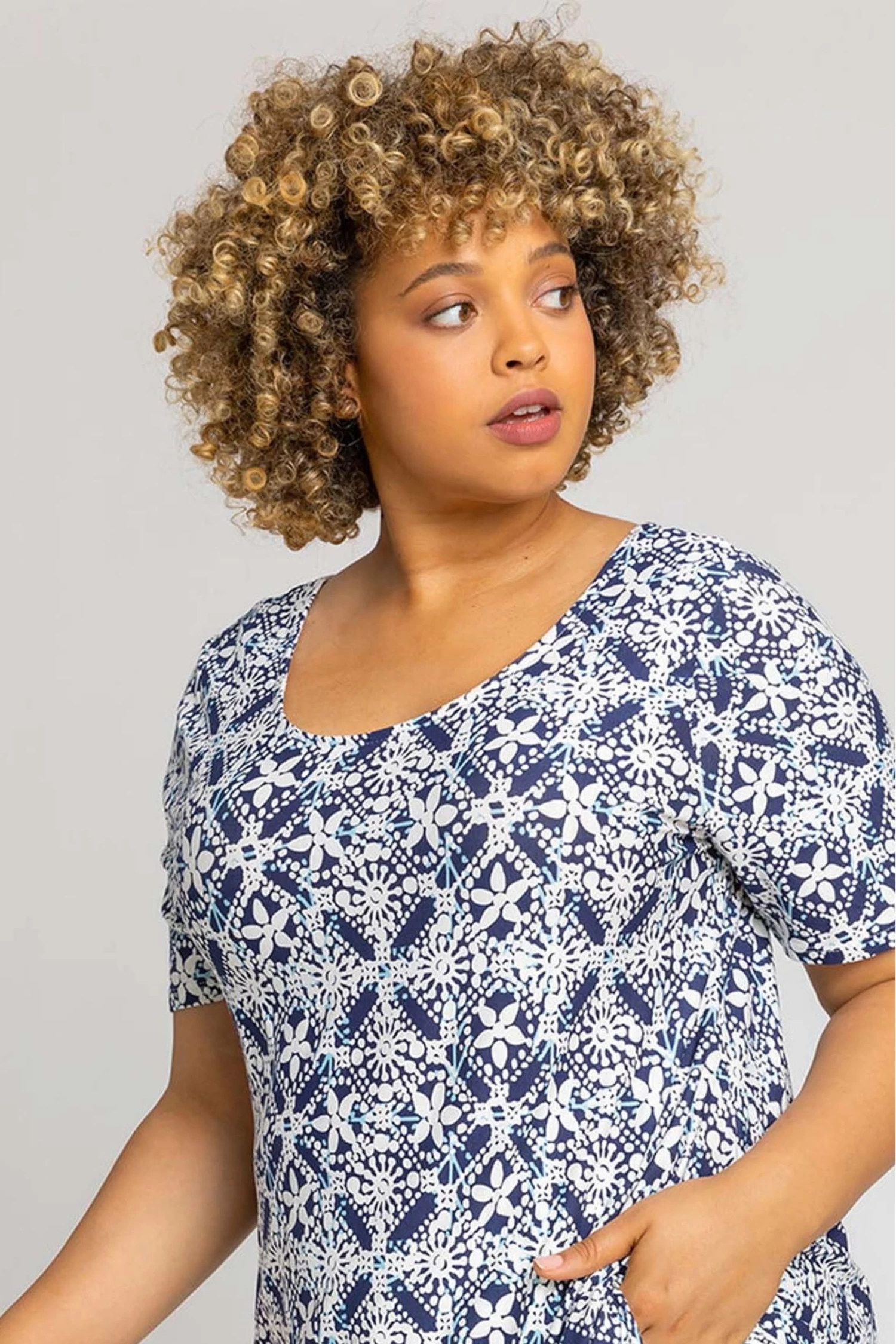 Roman Curve Tile Print Longline Top 4 Roman Curve Tile Print Longline Top - Image 4